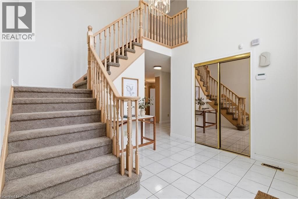 12 SUMNER CRESCENT, Cornerstone — photo 4