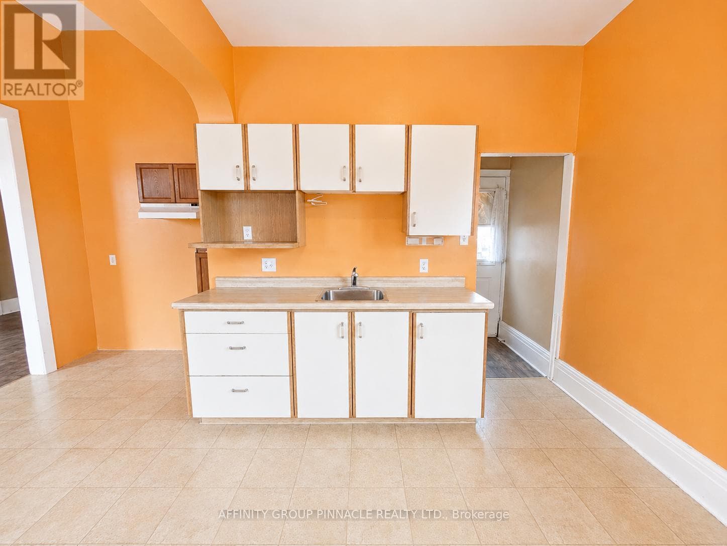 170 QUEEN STREET, Central Lakes — photo 4