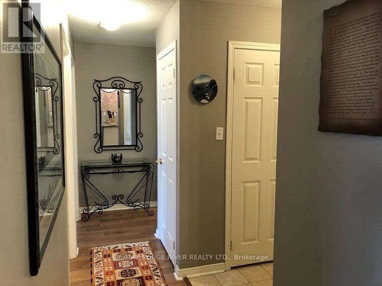 102 - 90 ASPEN SPRINGS DRIVE, Central Lakes — photo 4