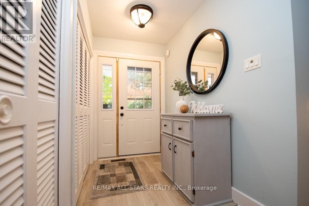 112 ADELAIDE STREET N, Central Lakes — photo 4