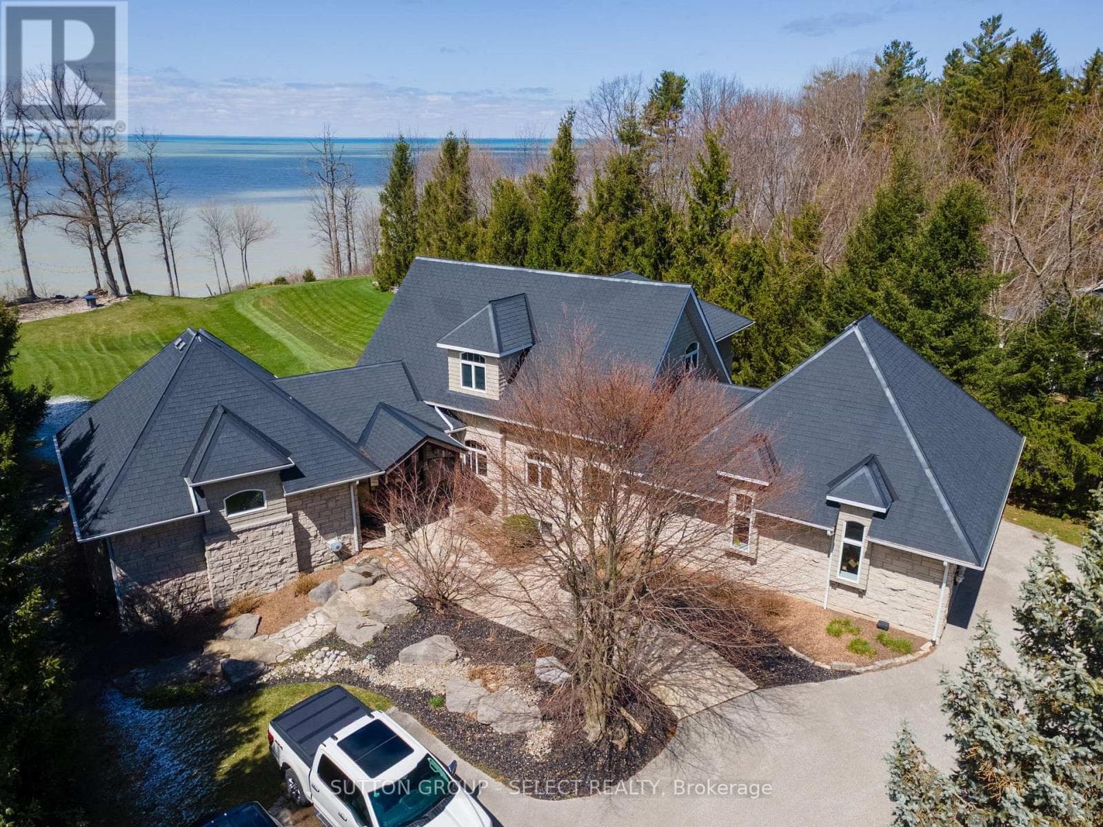 4544 LAKESHORE ROAD in 