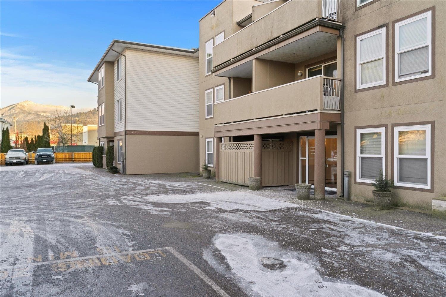 208 45702 WATSON ROAD, Garrison Crossing, Chilliwack — photo 2