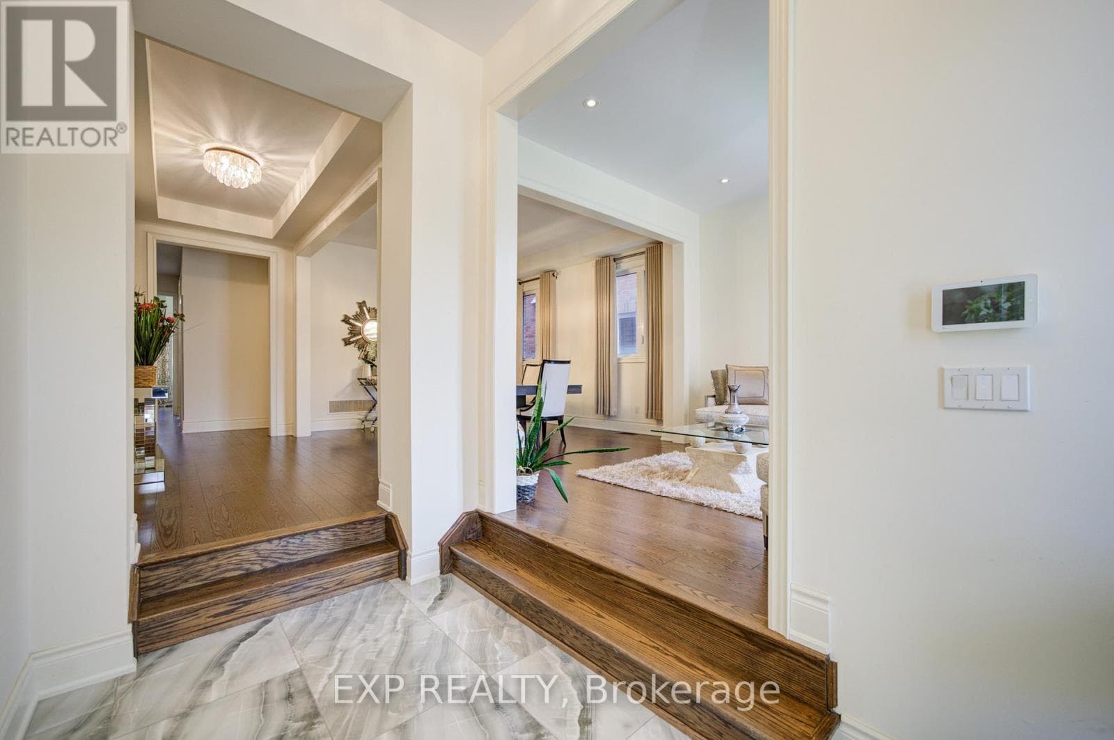 163 HILLSVIEW DRIVE, Toronto — photo 2