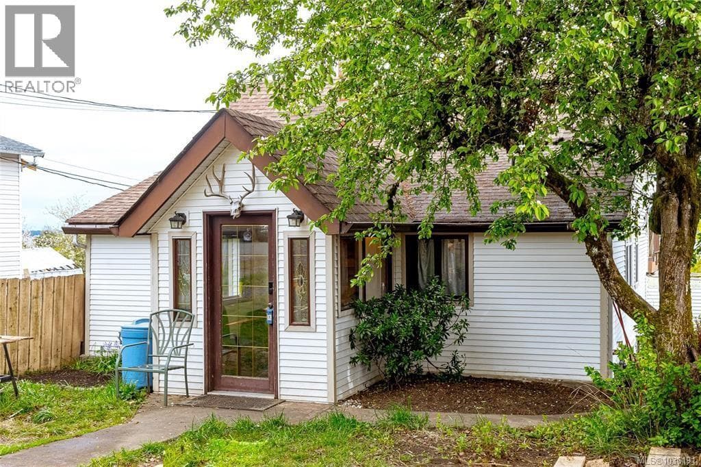 451 IRWIN STREET in 