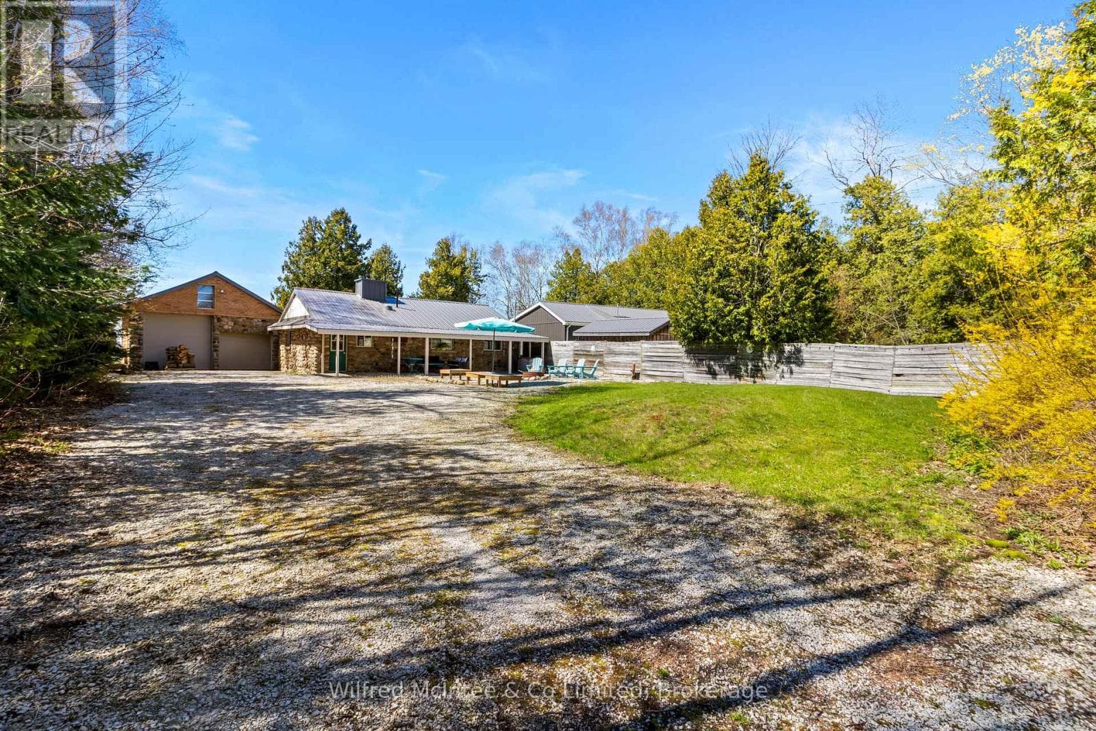 765 BRUCE ROAD 13, OnePoint — photo 2