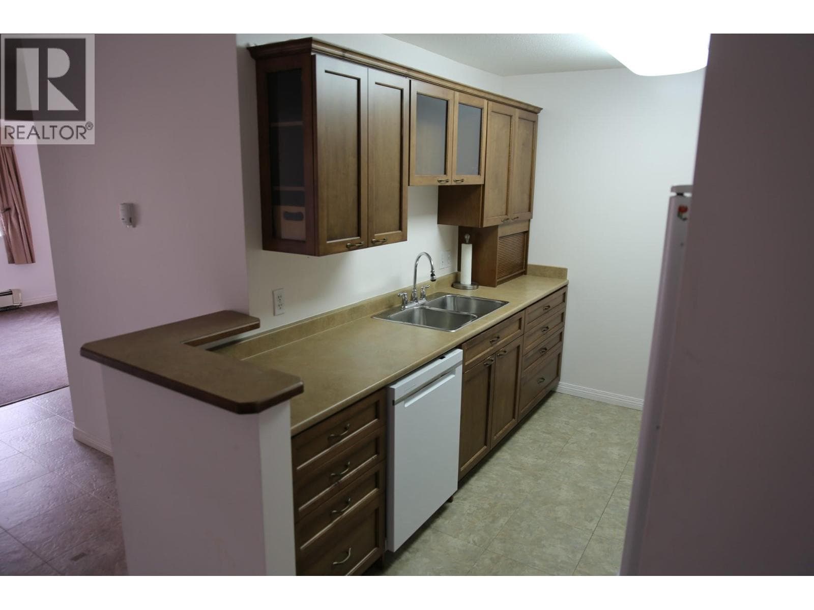 360 Battle Street Unit# 302, Interior REALTORS® — photo 3