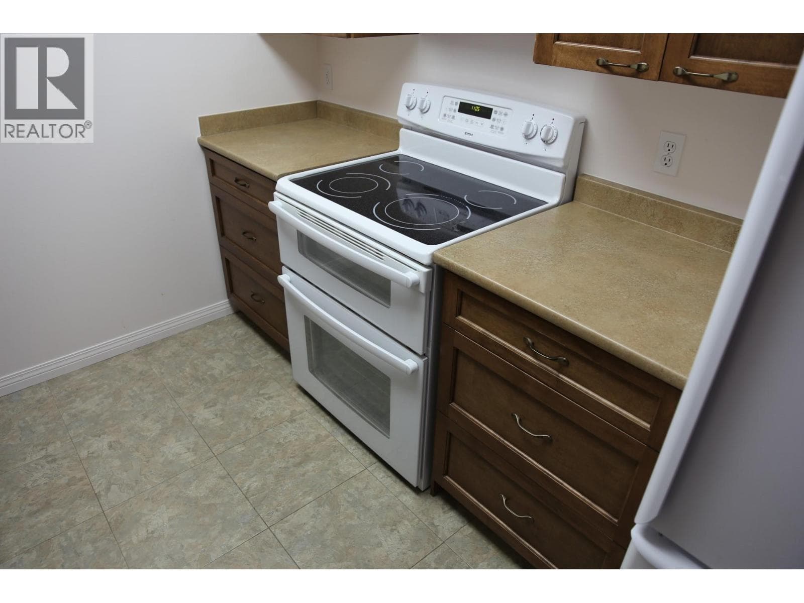 360 Battle Street Unit# 302, Interior REALTORS® — photo 5