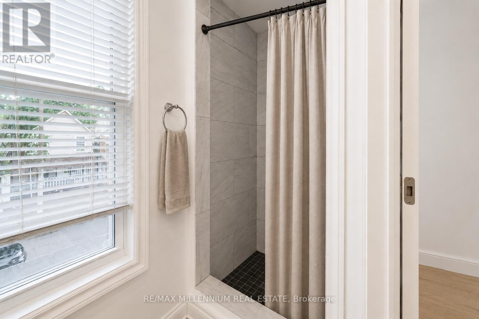 22 FRANCIS STREET, Toronto — photo 2