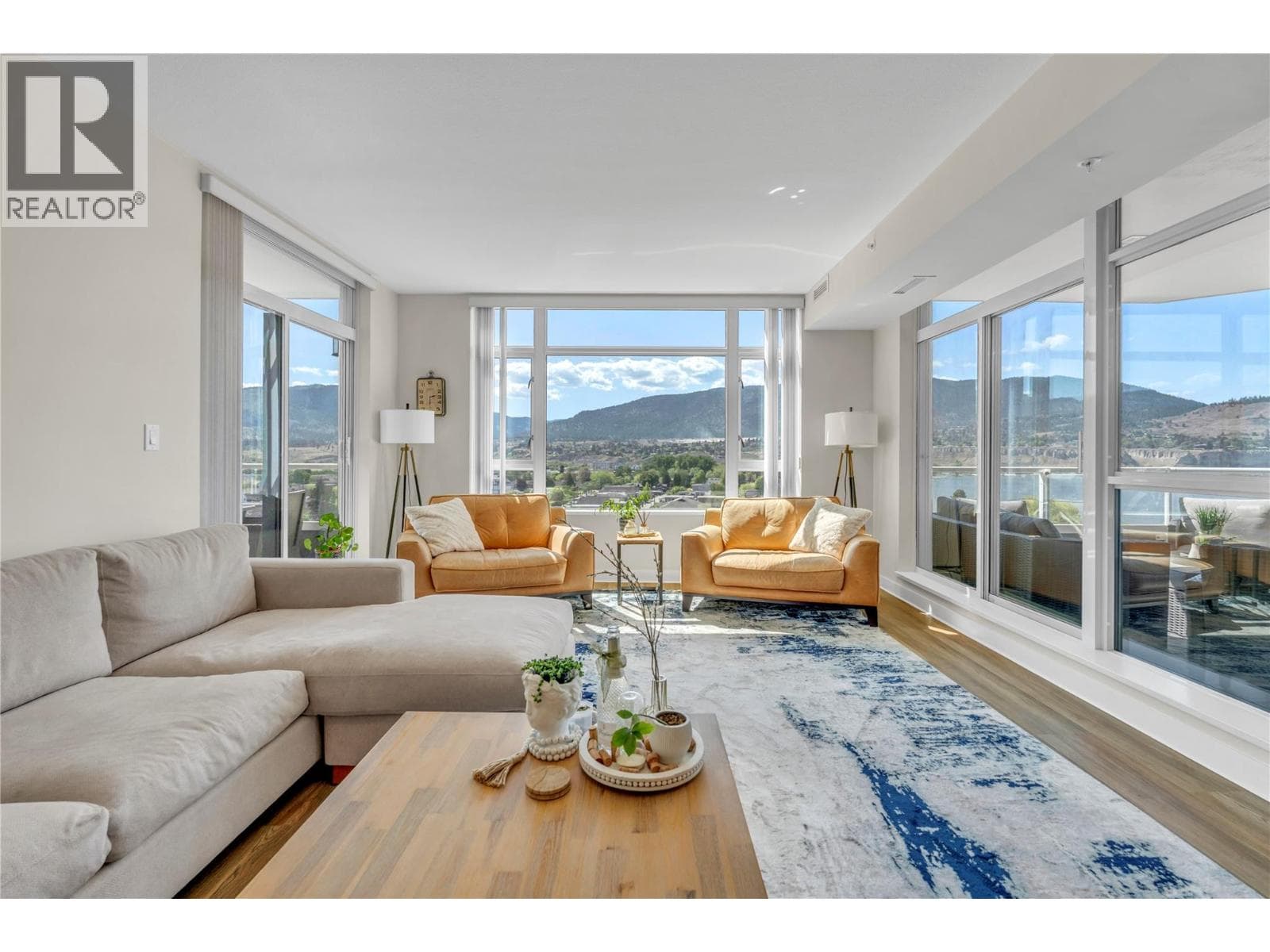 160 Lakeshore Drive Unit# 1006, Interior REALTORS® — photo 2