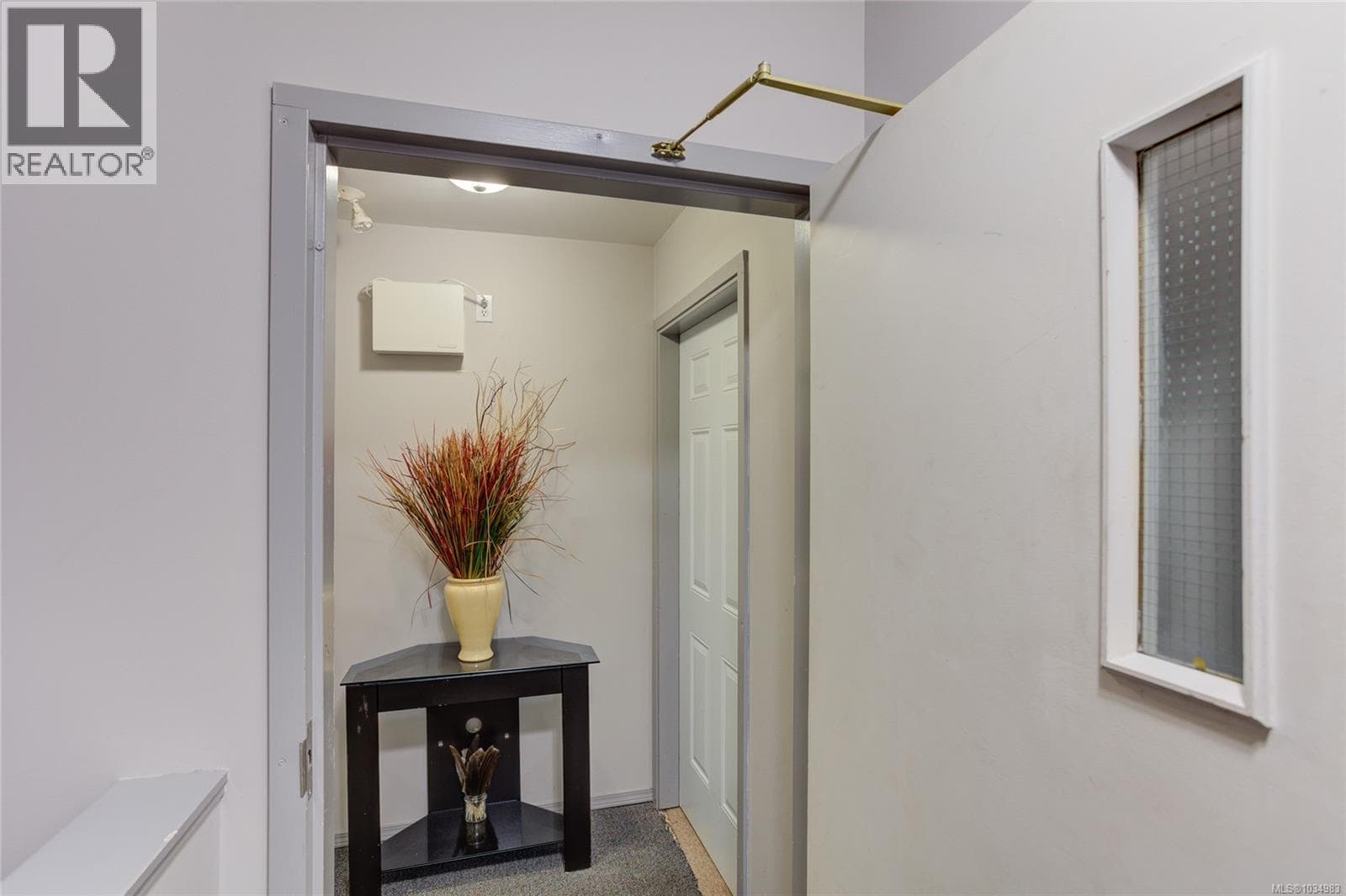 103 40 Stanley Rd, Vancouver Island — photo 2