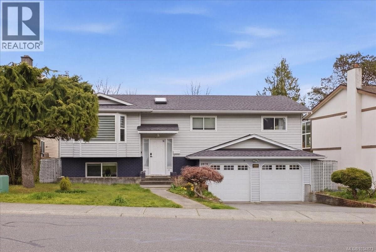 2079 BAIE STREET, Vancouver Island — photo 2