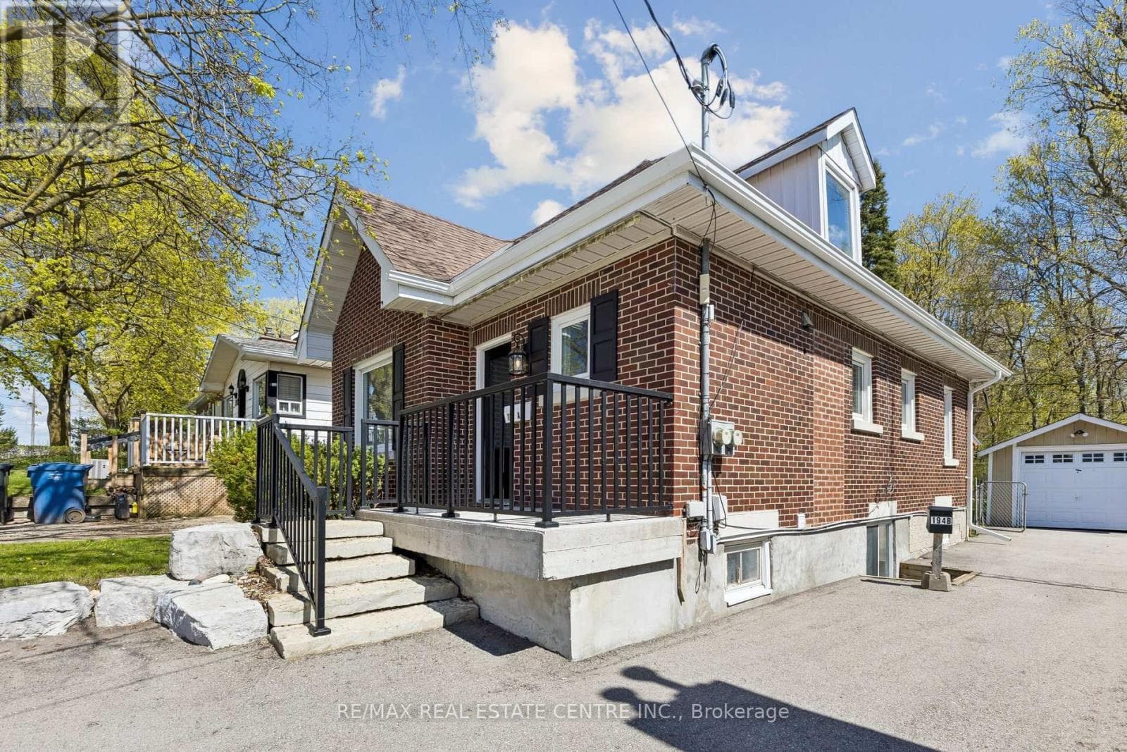 194 SILVERCREEK PARKWAY SOUTH, Toronto — photo 3