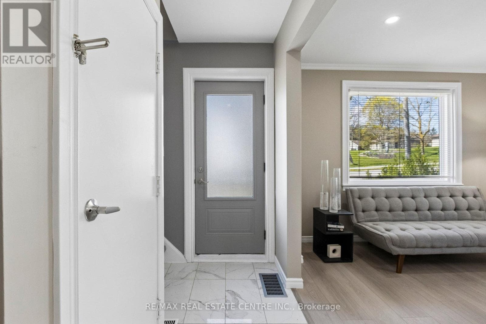 194 SILVERCREEK PARKWAY SOUTH, Toronto — photo 4