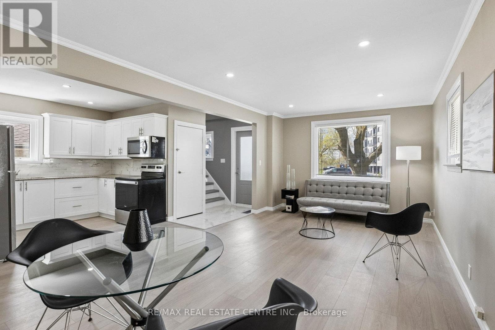 194 SILVERCREEK PARKWAY SOUTH, Toronto — photo 5