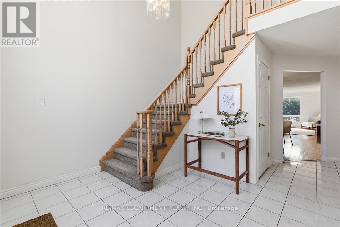 12 SUMNER CRESCENT, Toronto — photo 5