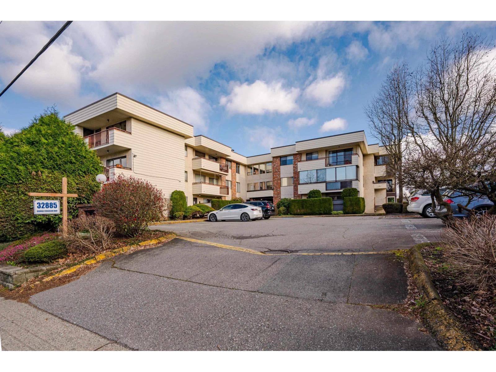 208 32885 GEORGE FERGUSON WAY, Fraser Valley — photo 2