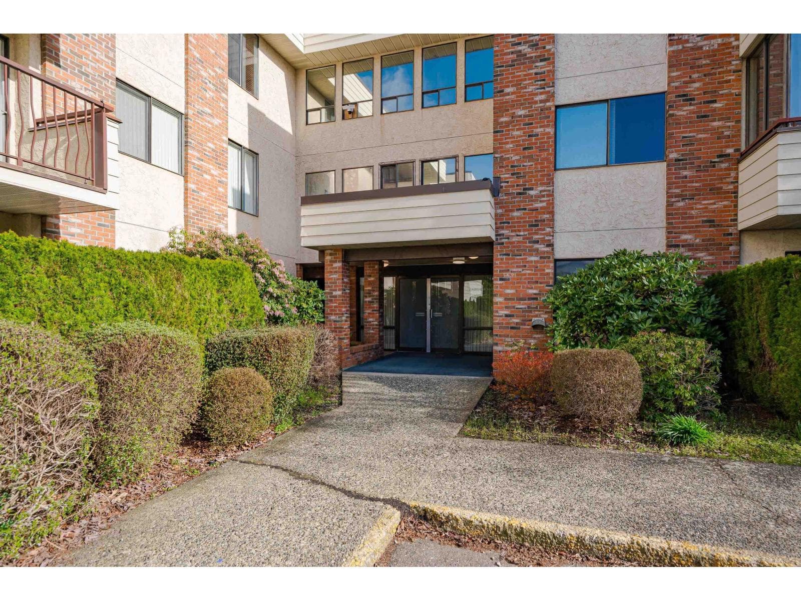 208 32885 GEORGE FERGUSON WAY, Fraser Valley — photo 4