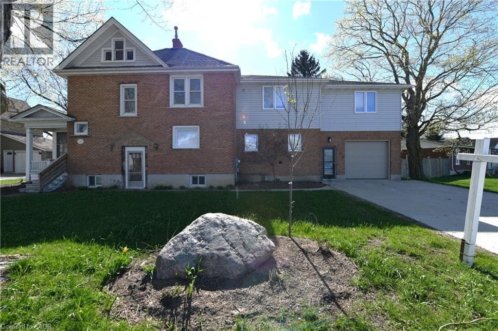 540 WELLINGTON Avenue S, Cornerstone — photo 2