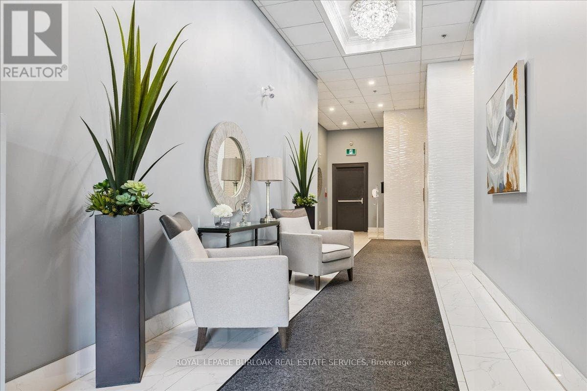 34 PLAINS Road E Unit# 408, Toronto — photo 3