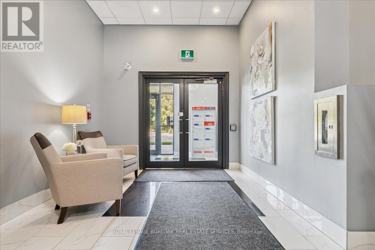 34 PLAINS Road E Unit# 408, Toronto — photo 4