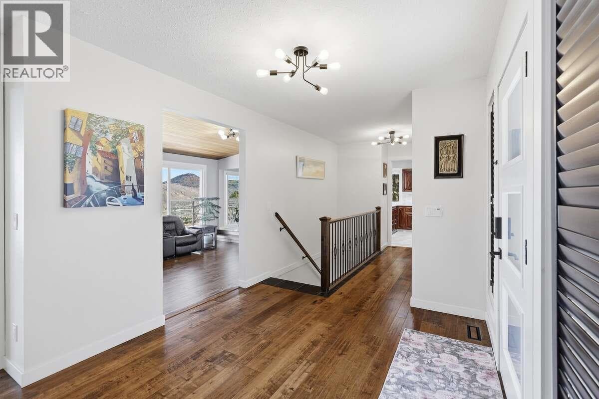 420 GLENEAGLES DRIVE, Interior REALTORS® — photo 3