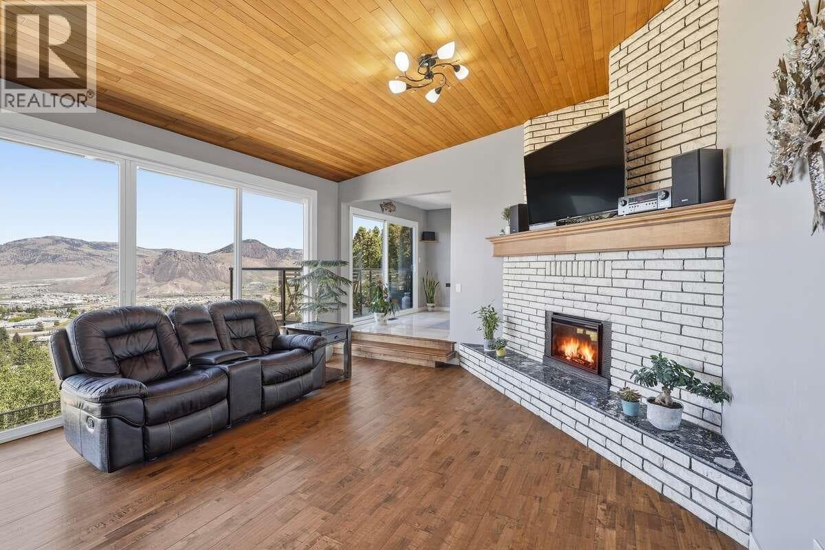 420 GLENEAGLES DRIVE, Interior REALTORS® — photo 4