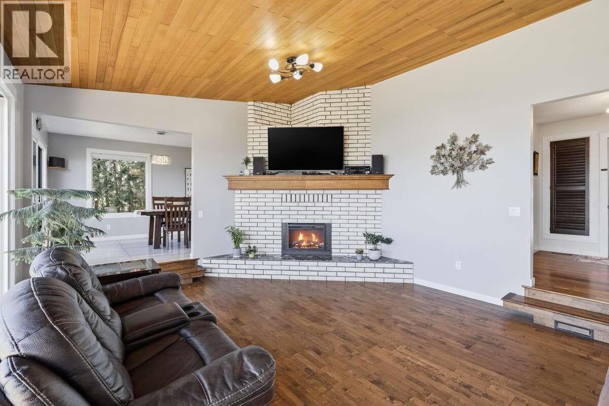 420 GLENEAGLES DRIVE, Interior REALTORS® — photo 5