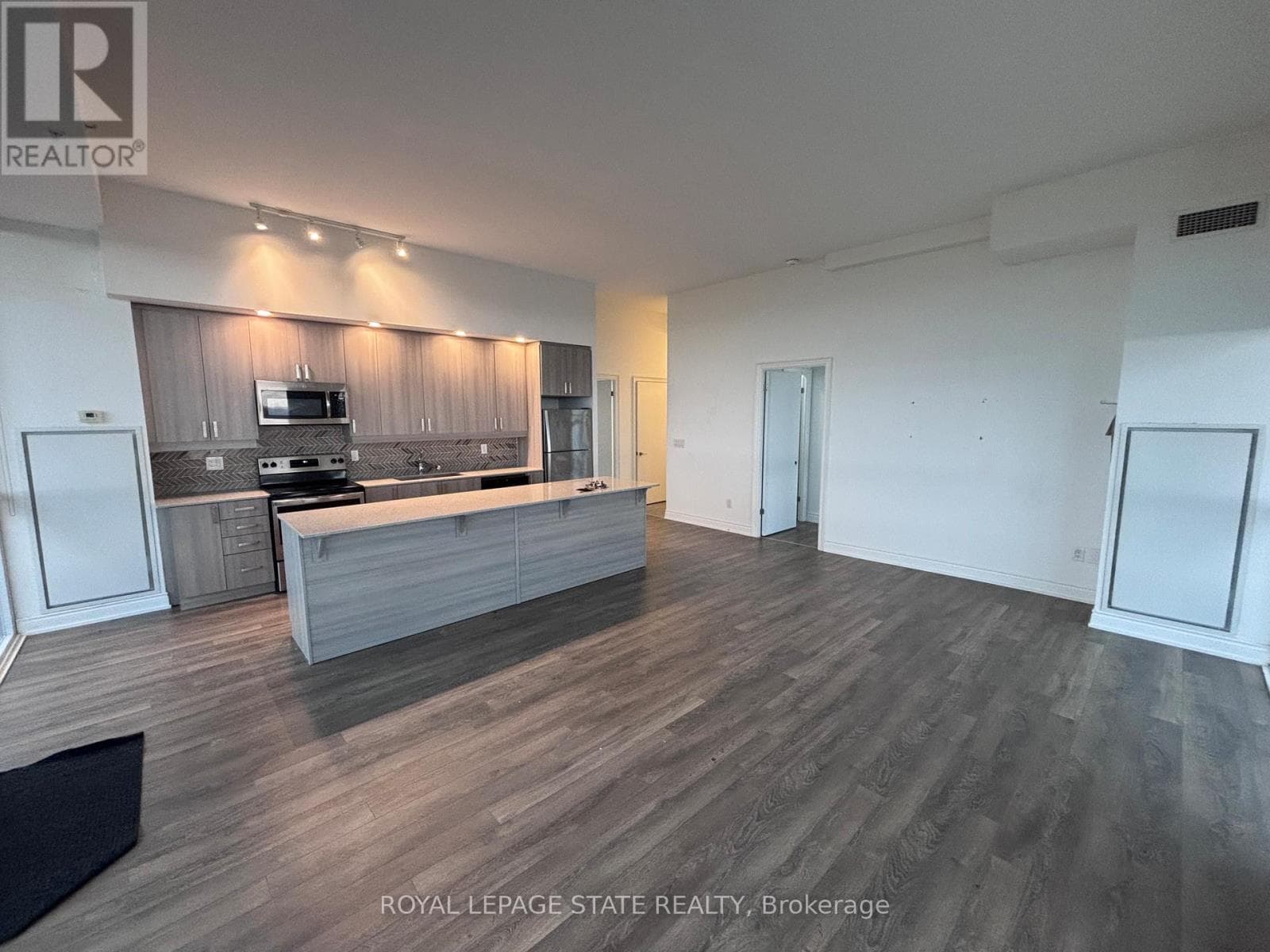 550 NORTH SERVICE Road Unit# 905, Toronto — photo 3