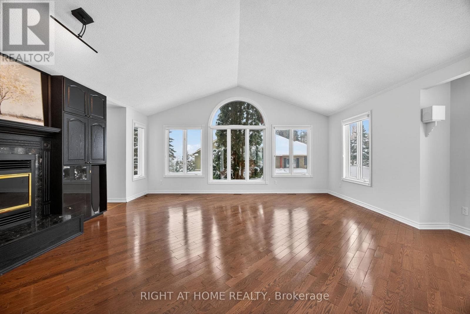 54 HIGHLAND DRIVE, Toronto — photo 4