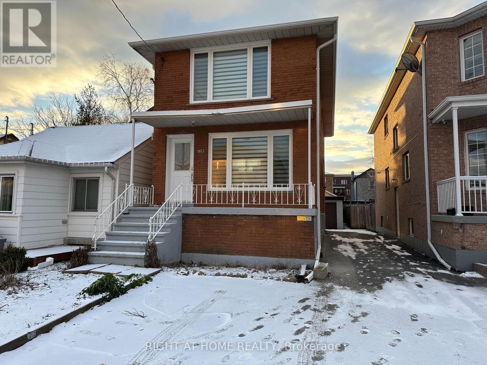 128 TWENTY SECOND STREET, Toronto — photo 2
