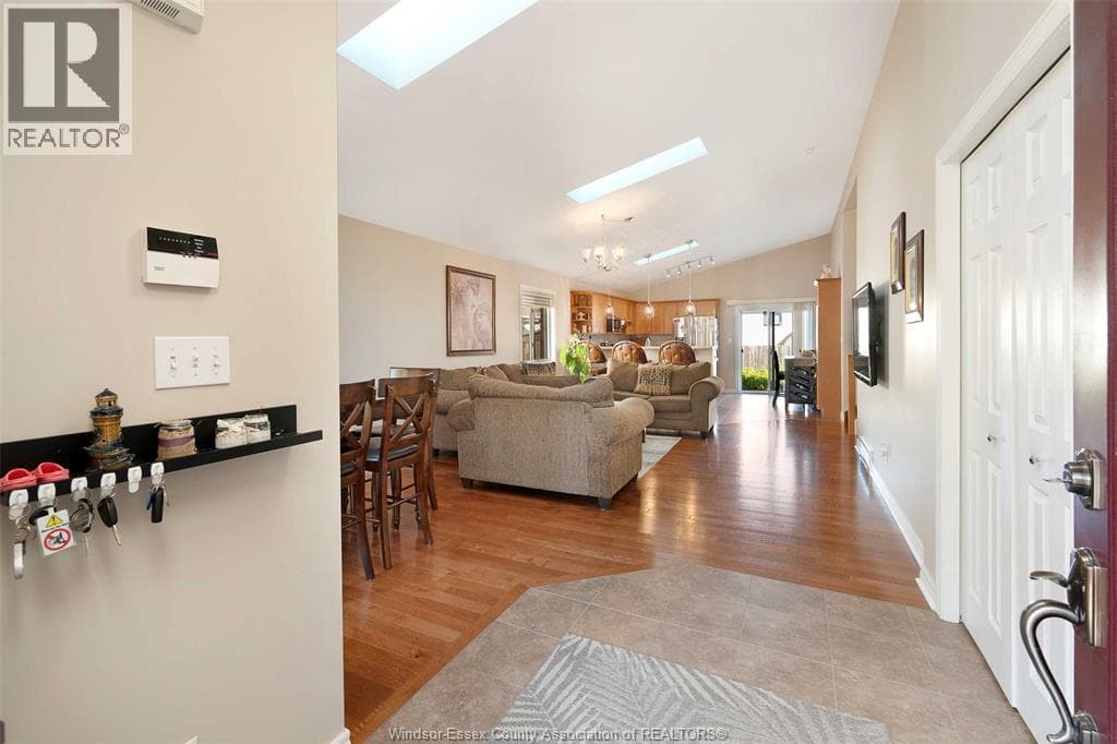 4530 SASSAFRAS AVENUE, Windsor — photo 4