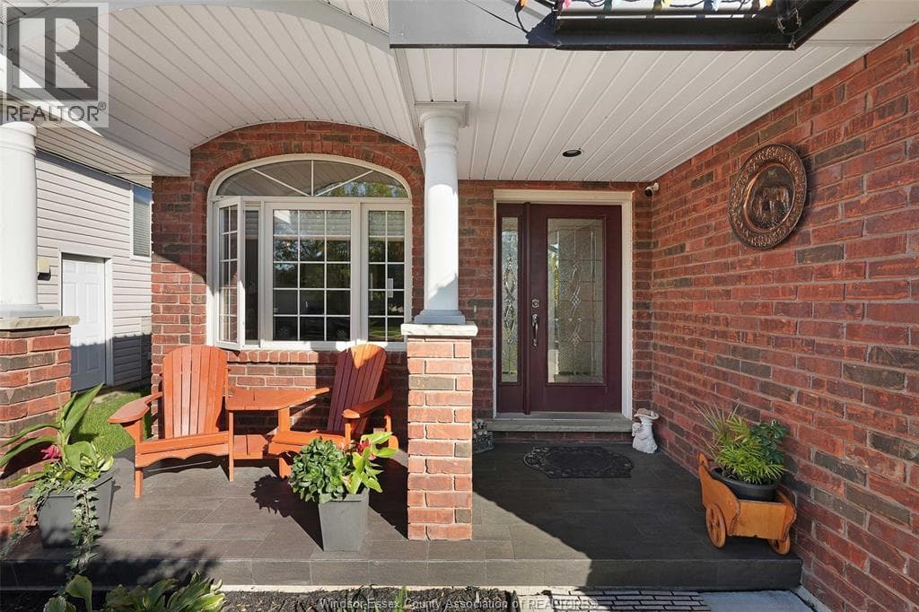 4530 SASSAFRAS AVENUE, Windsor — photo 2