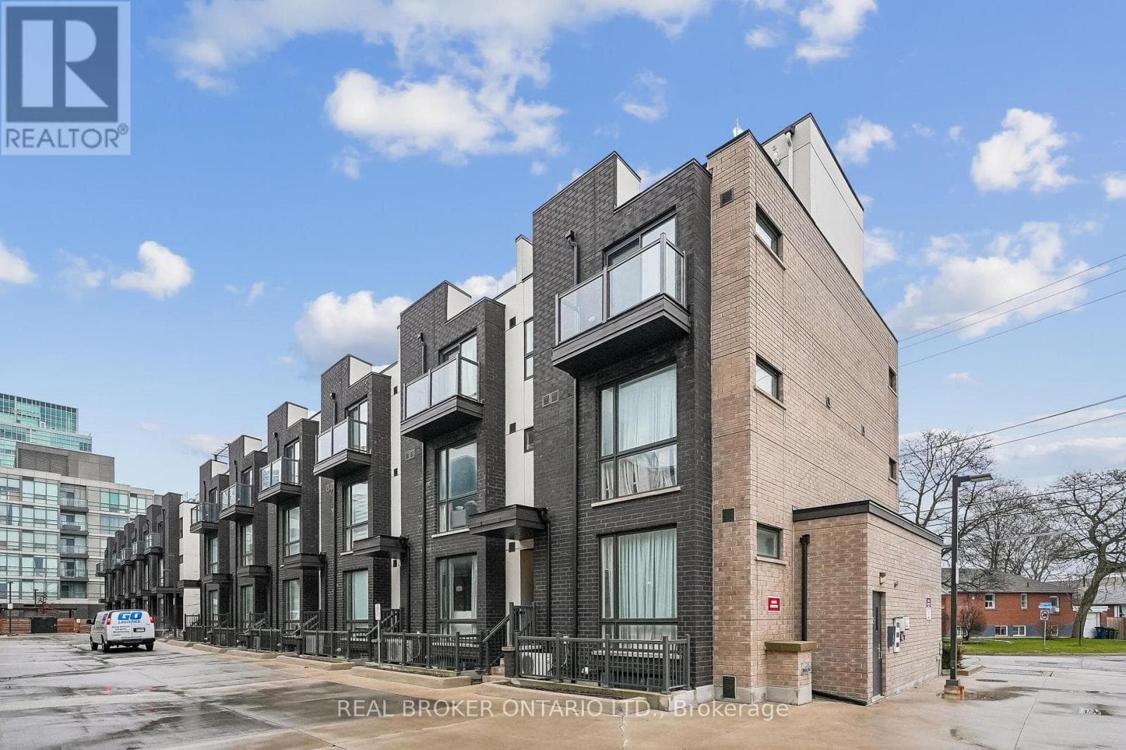 46 - 26 FIELDWAY ROAD, Toronto — photo 2
