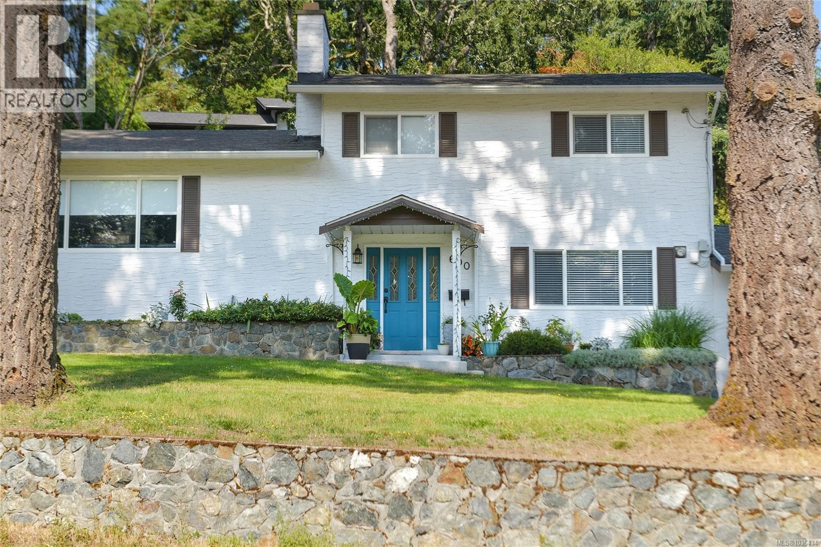 600 PHELPS Ave, Victoria — photo 2
