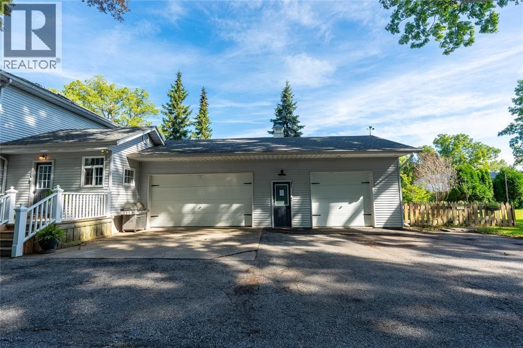 1738 ST CLAIR PARKWAY South, Sarnia — photo 5