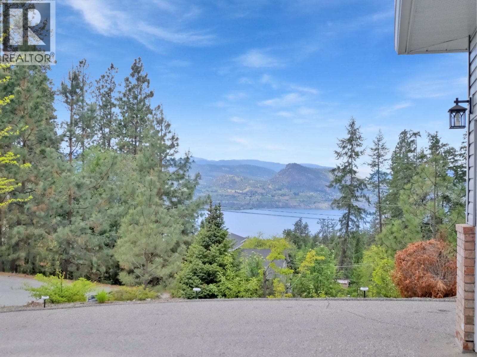 3257 JUNIPER Drive, Interior REALTORS®