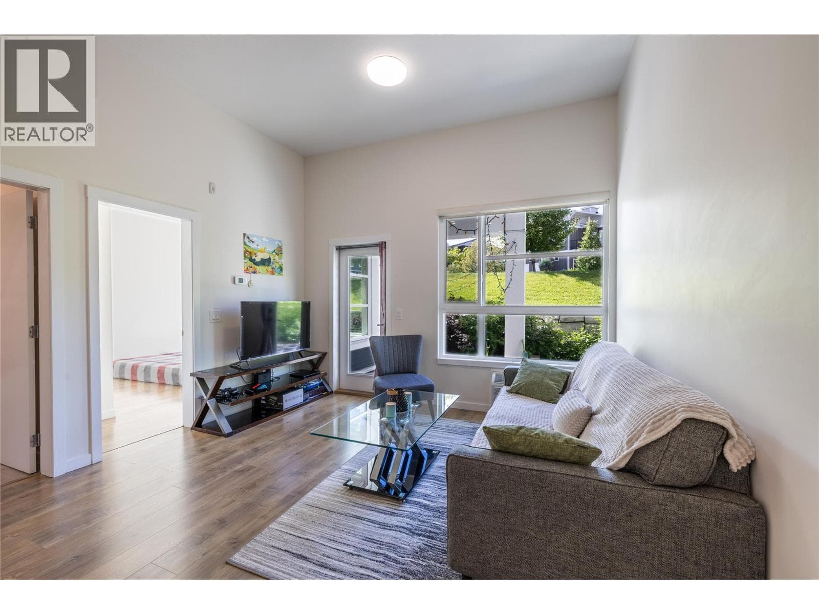 1880 HUGH ALLAN Drive Unit# 107, Interior REALTORS® — photo 4