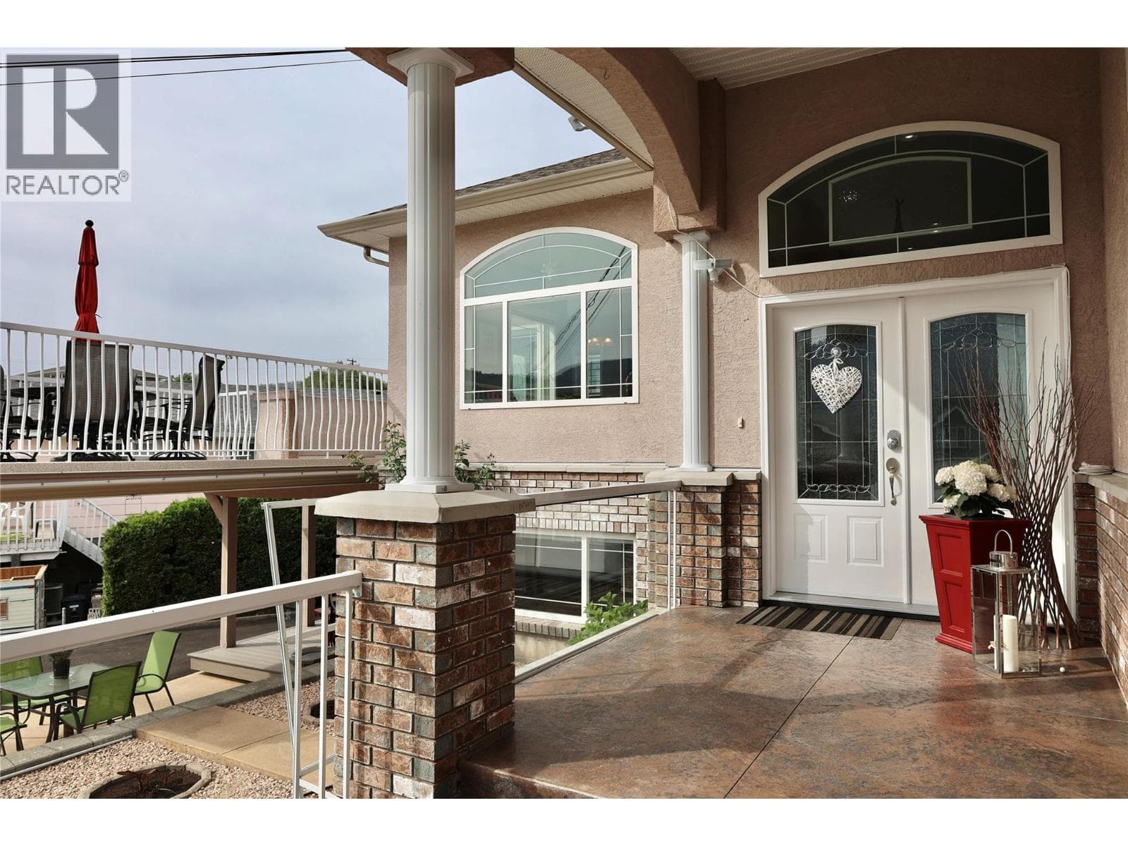 18 Magnolia Place, Interior REALTORS® — photo 3