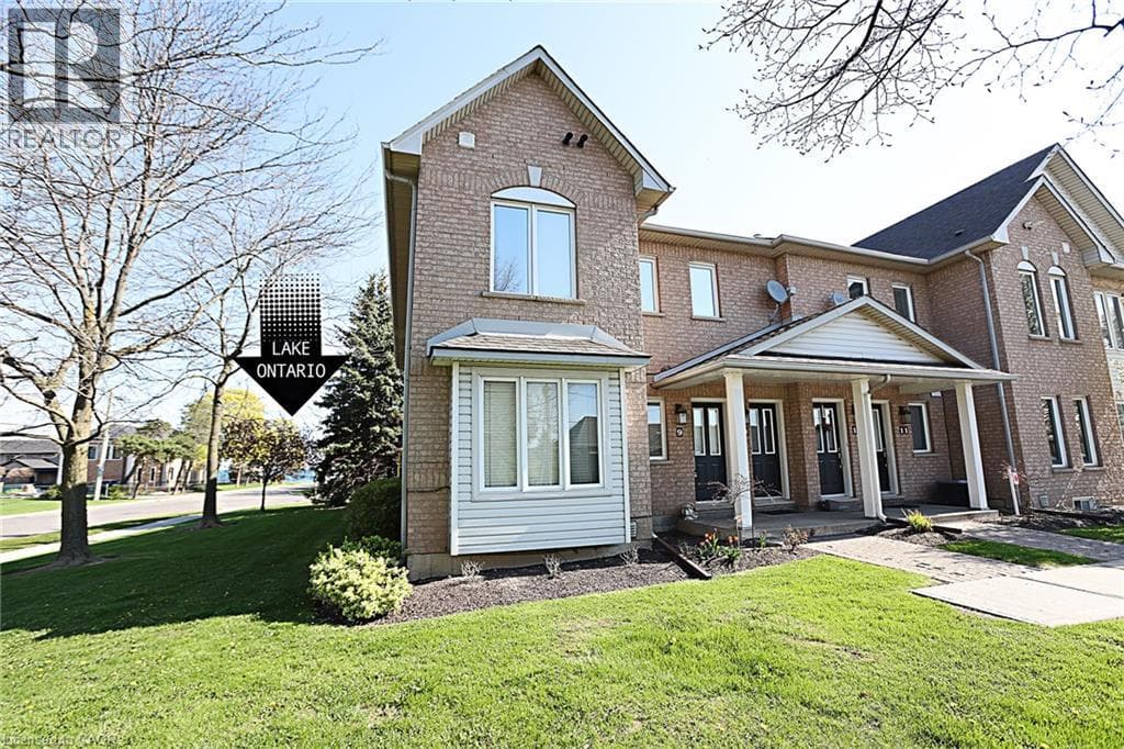 2 HARBOUR Drive Unit# 9 in Bayview