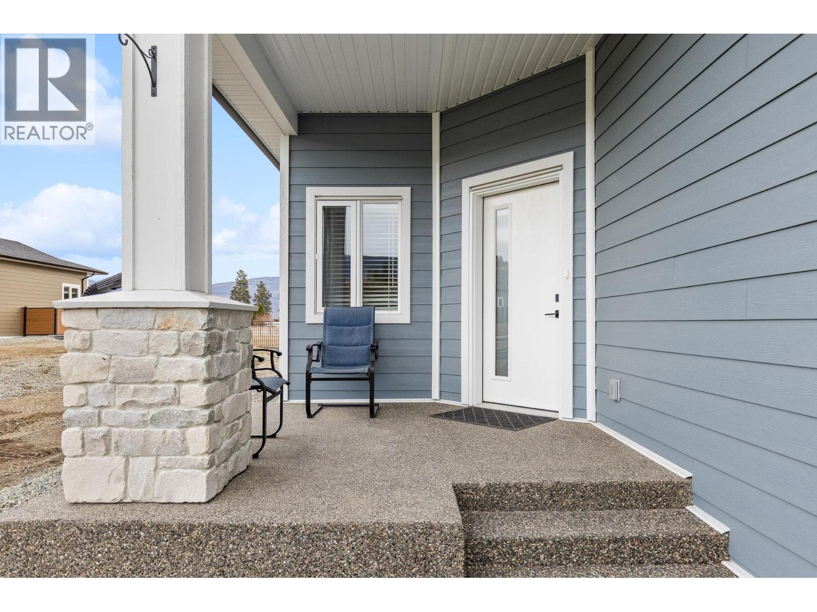 3763 St. James Drive, Interior REALTORS® — photo 3