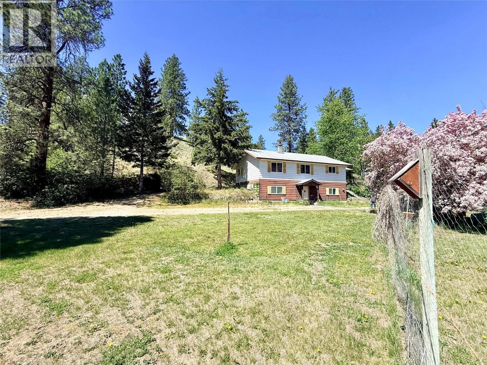 822 Belfort Road in 