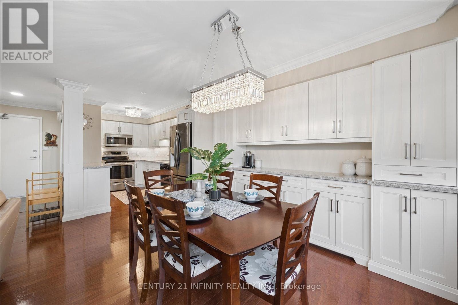635 - 50 RICHMOND STREET E in O'NEILL