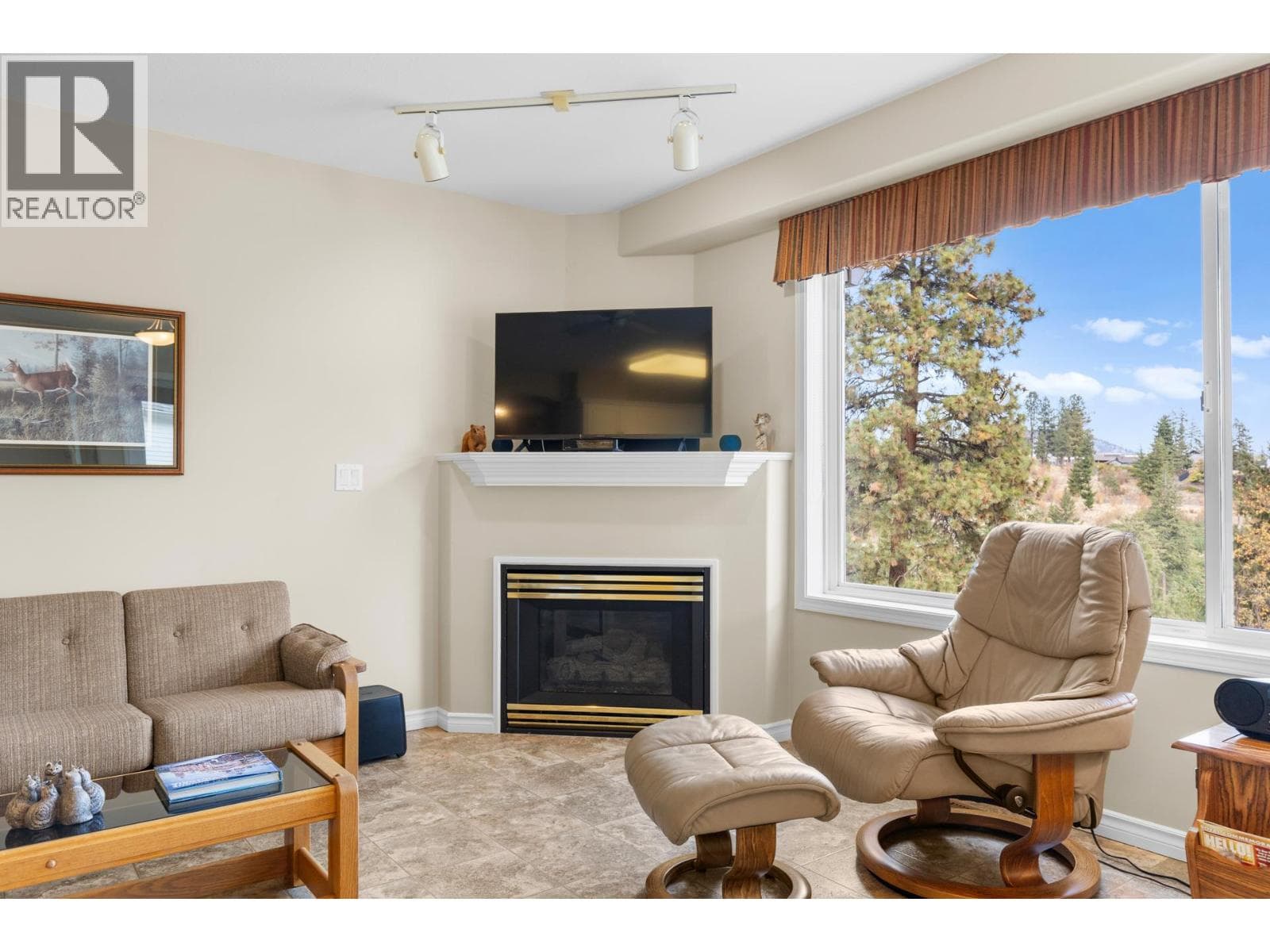 3849 GLEN CANYON DRIVE, Interior REALTORS® — photo 5