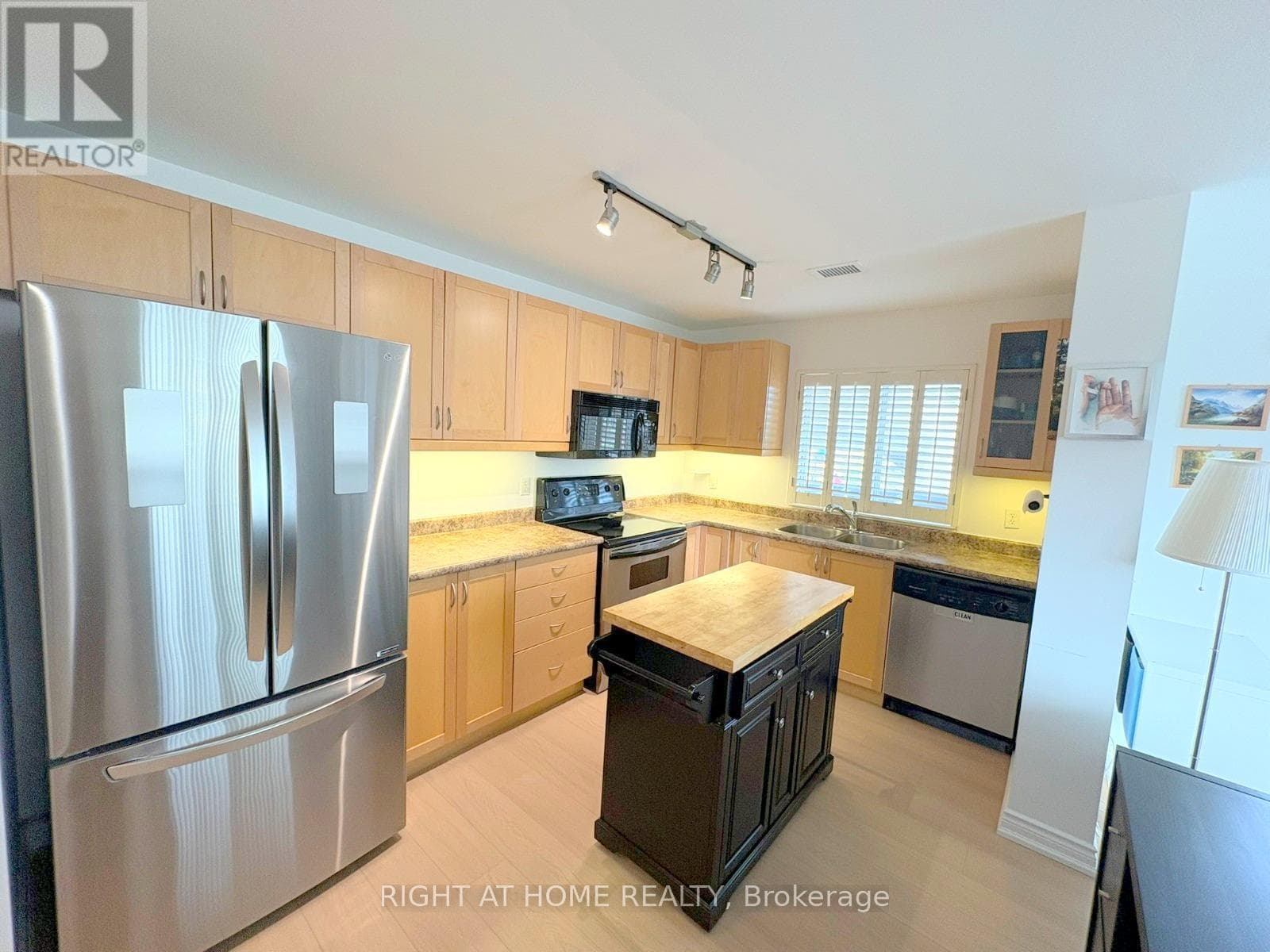 202 - 2000 CREEKSIDE DRIVE, Toronto — photo 4