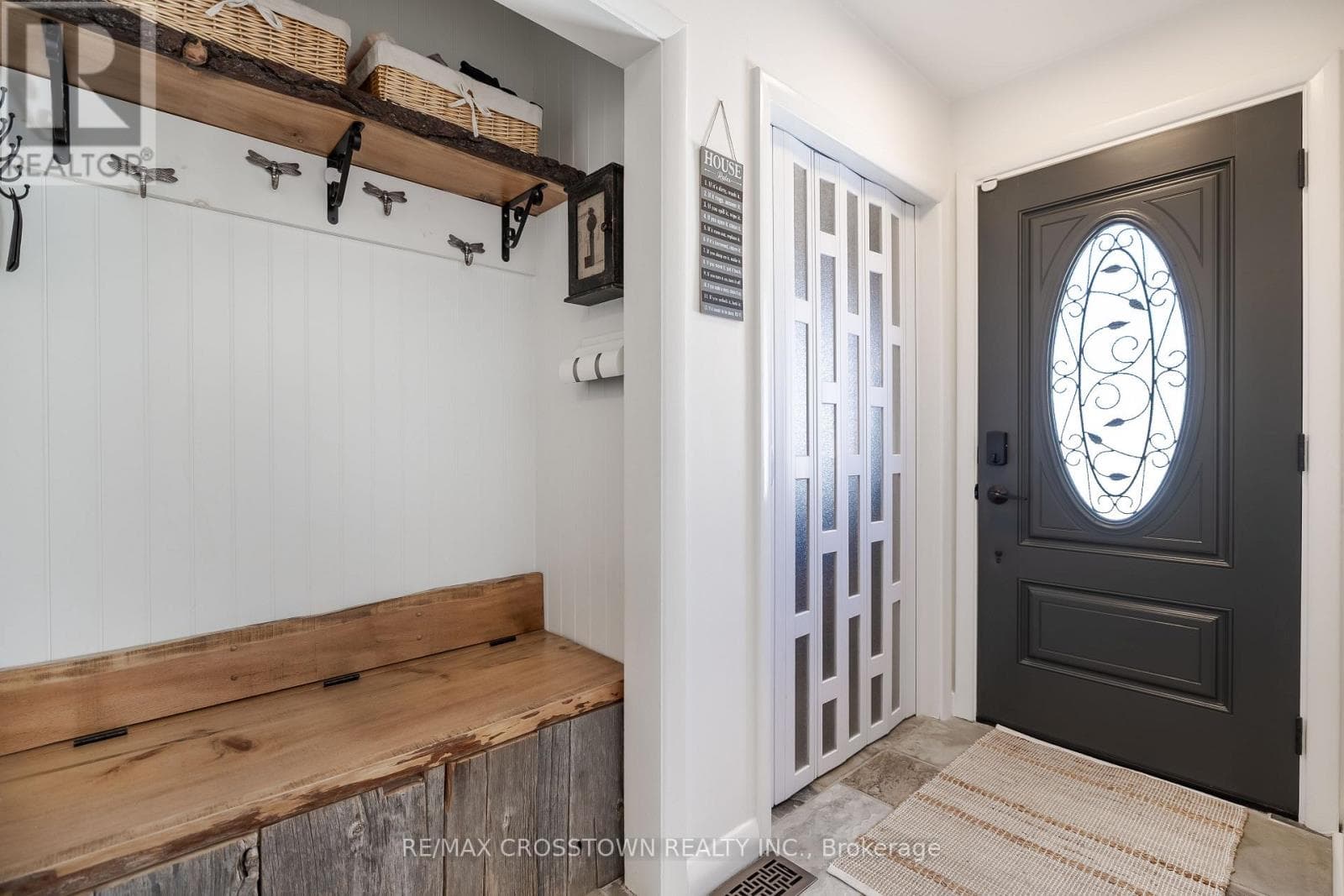 11 CASTLE DRIVE, Toronto — photo 3