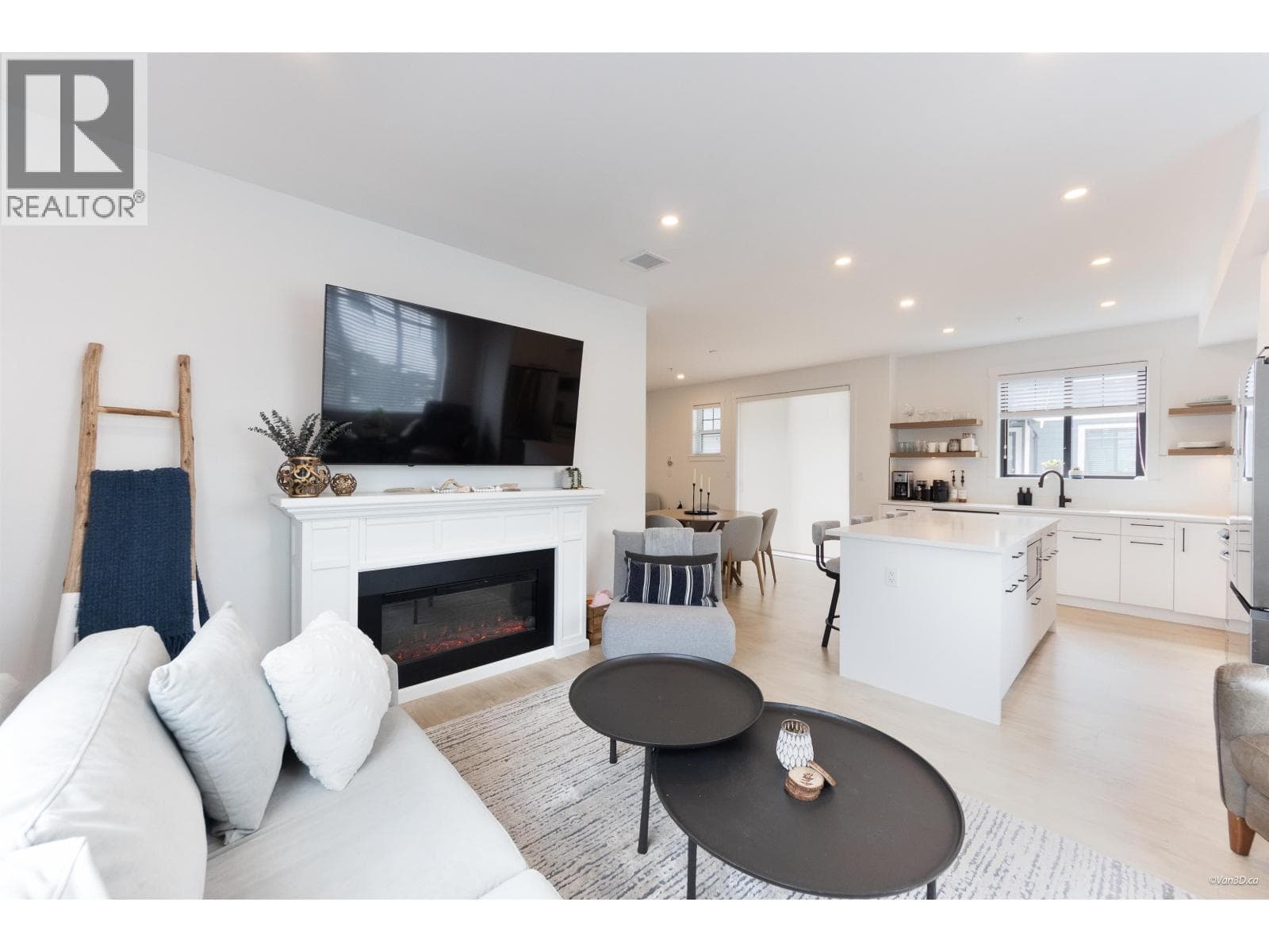 23 12018 237 STREET in East Haney