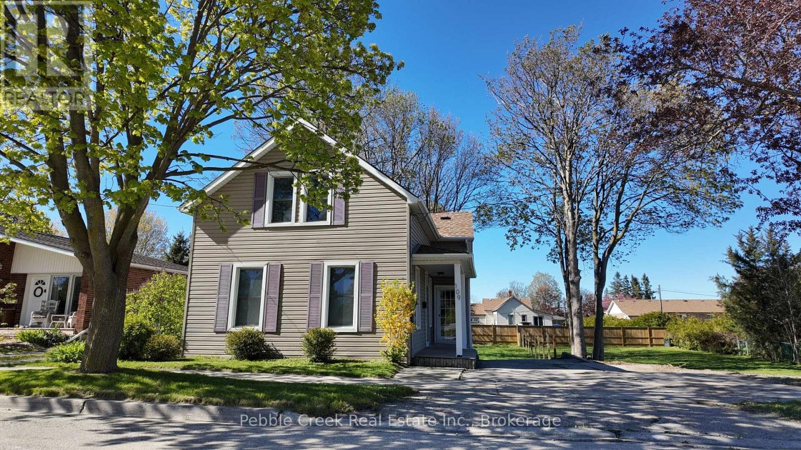 109 NAPIER STREET, OnePoint — photo 2