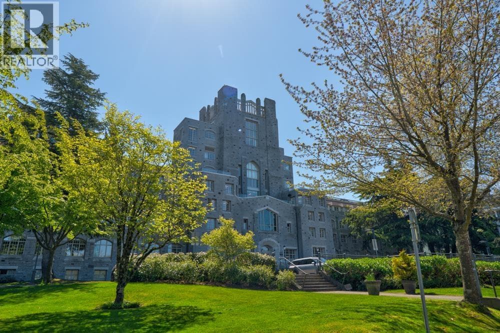 207 5955 IONA DRIVE, Greater Vancouver — photo 3