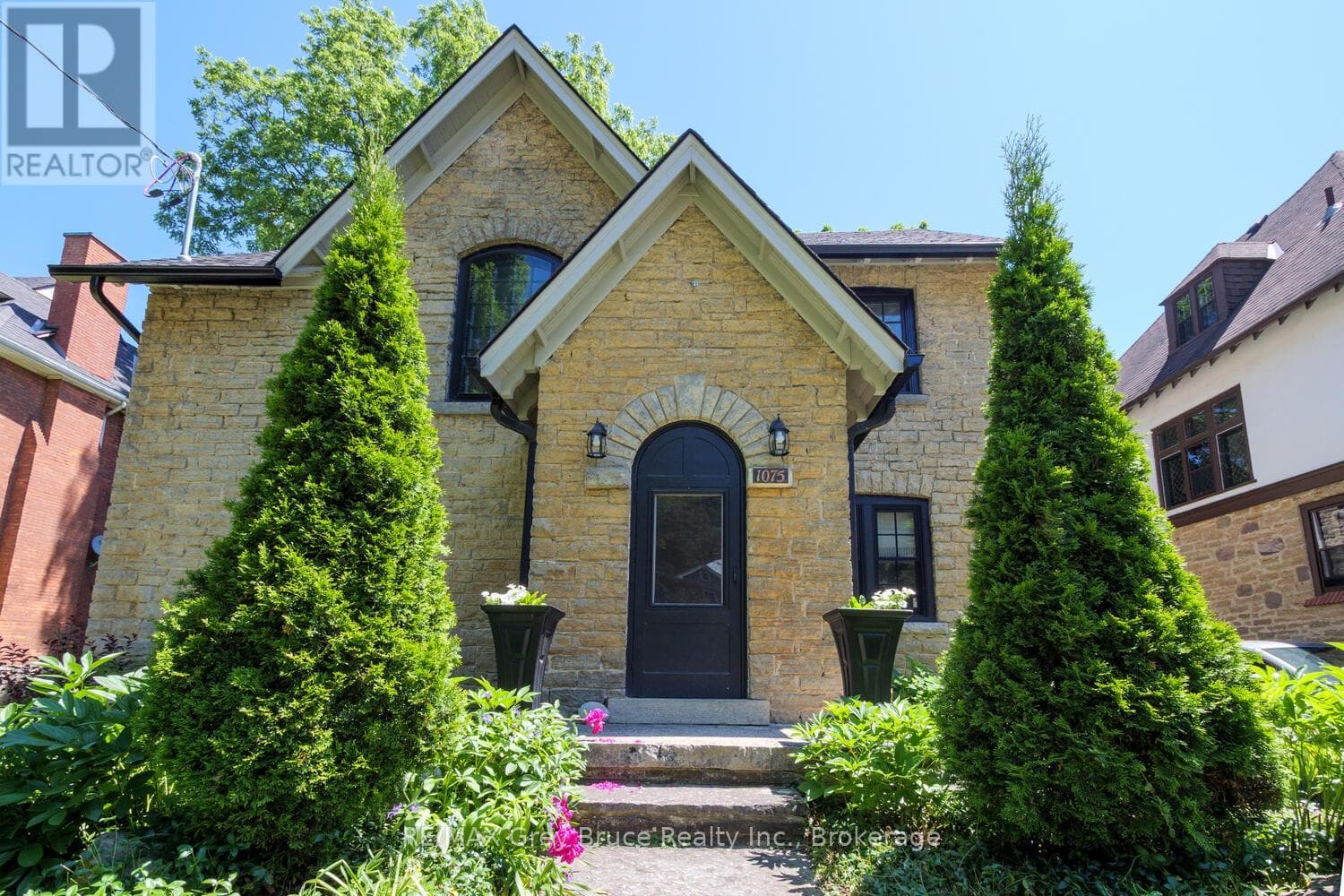 1075 4TH AVENUE WEST, OnePoint — photo 4