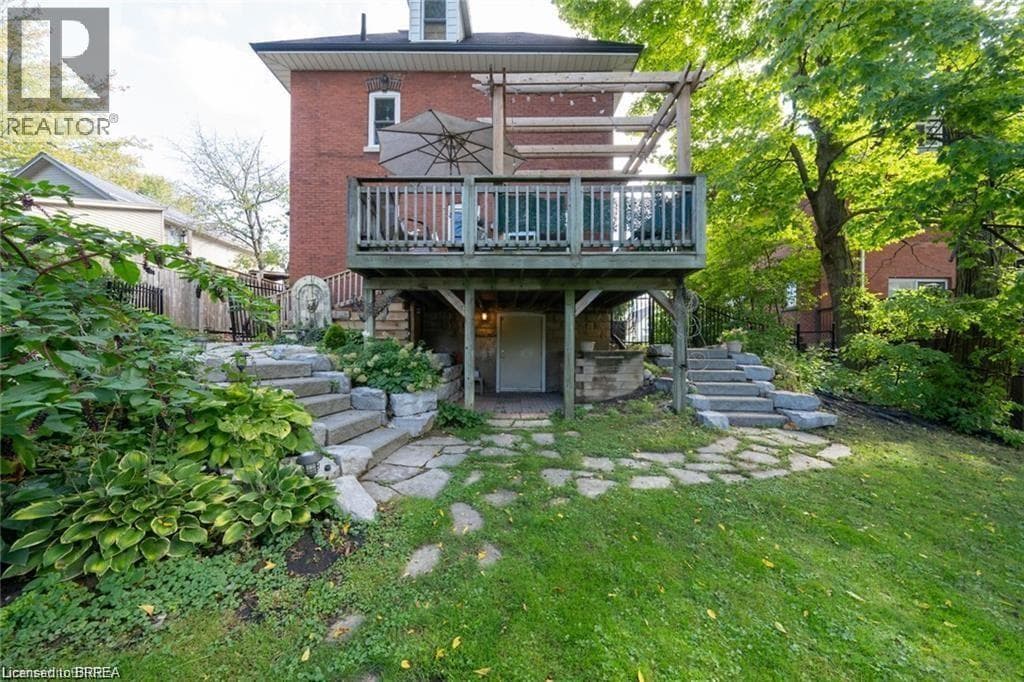 284 COLBORNE STREET NORTH, Brantford — photo 2